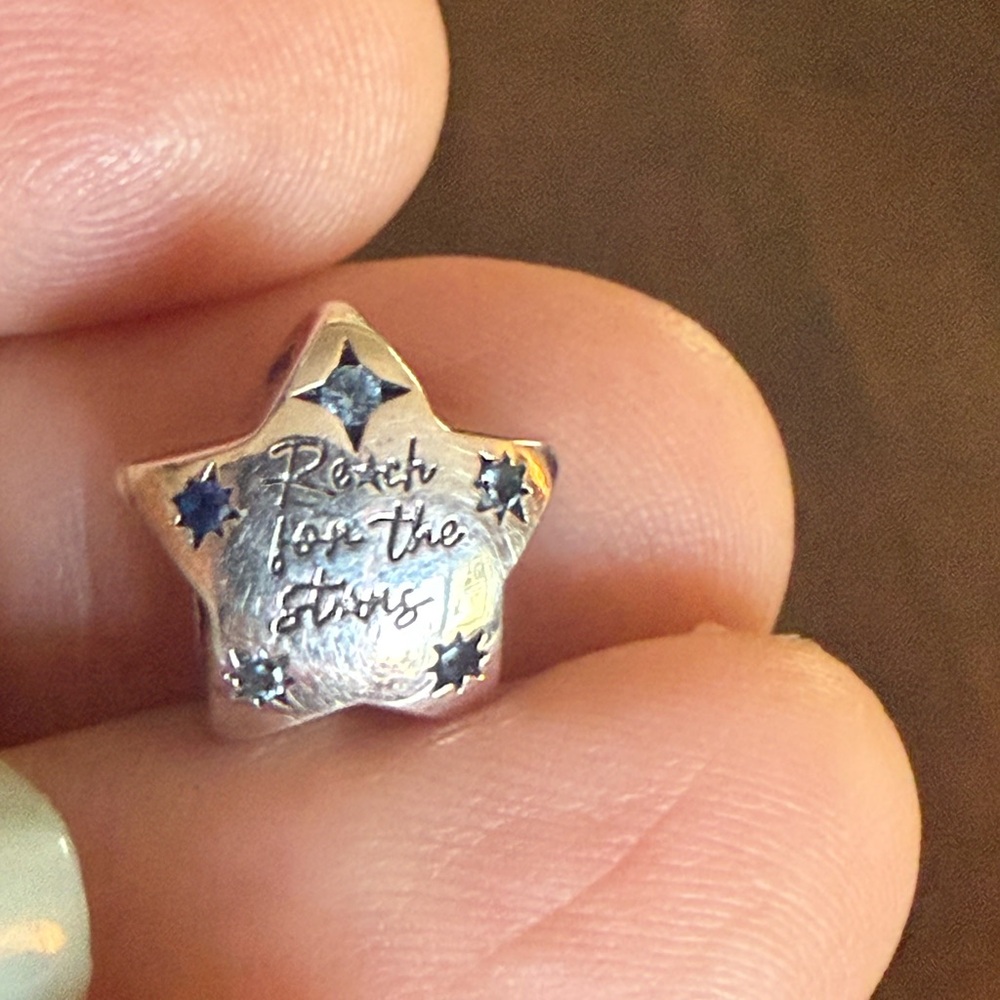 Silver Star-Patterned Women's Ring - image 2